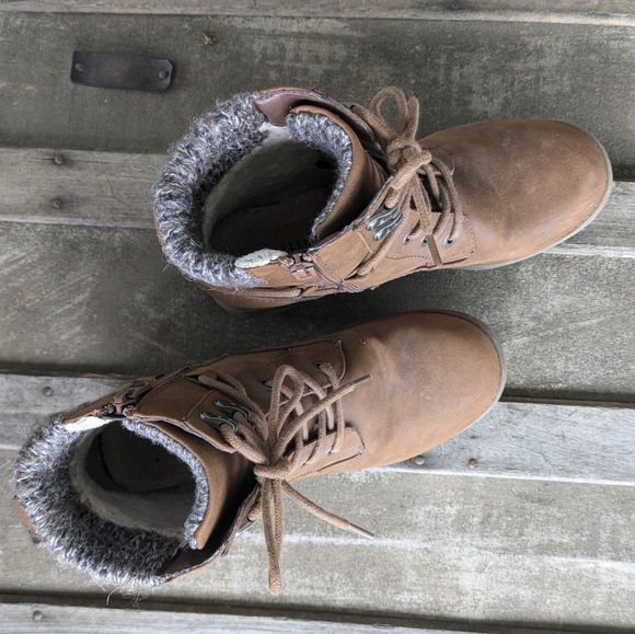 Women's Brown Boots - Picture 2 of 3